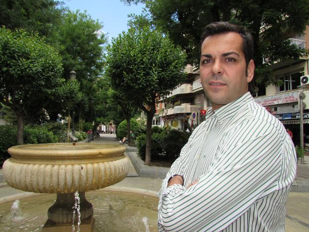 Requena dice que Moreno «se verá solo» en el PP y habla de «chantaje»