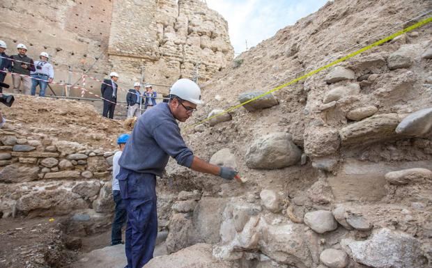 Bab Qastar, la puerta del tiempo