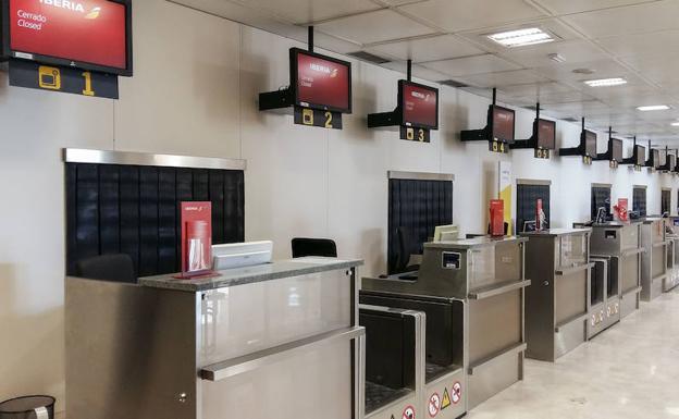 El aeropuerto de Granada concluye la reforma de la zona de facturación de  la terminal | Ideal