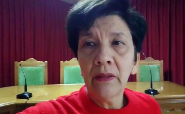 La mujer del ex alcalde de Huesa se encierra en el salón de plenos