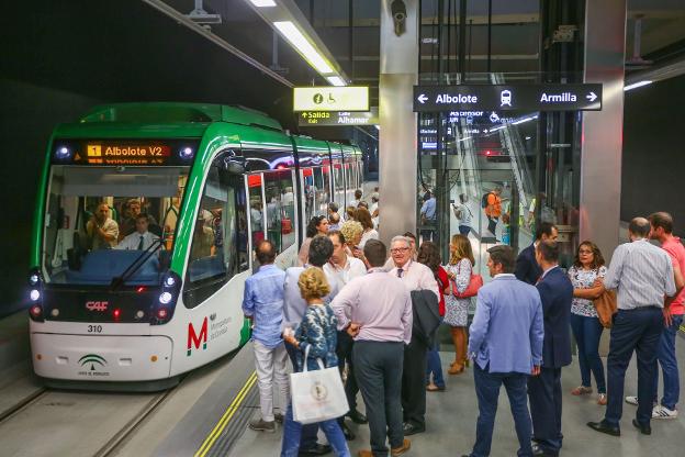 Los transbordos gratis entre bus y metro no llegarán, al menos, hasta el mes de enero