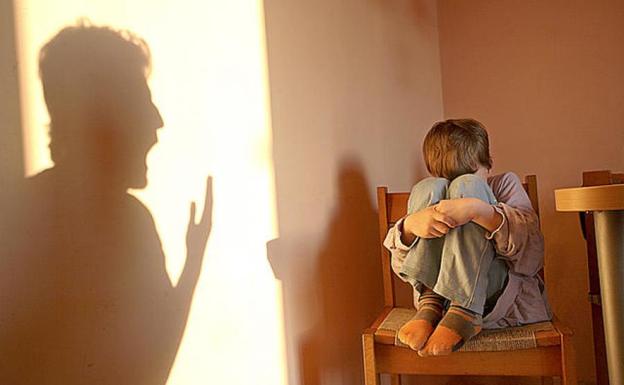 Mes y medio de cárcel y año y medio de alejamiento por dar una bofetada a su hijo en Jaén