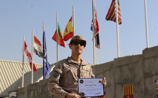 El militar español que ha sido el 'héroe de la semana' en la misión internacional contra Daesh