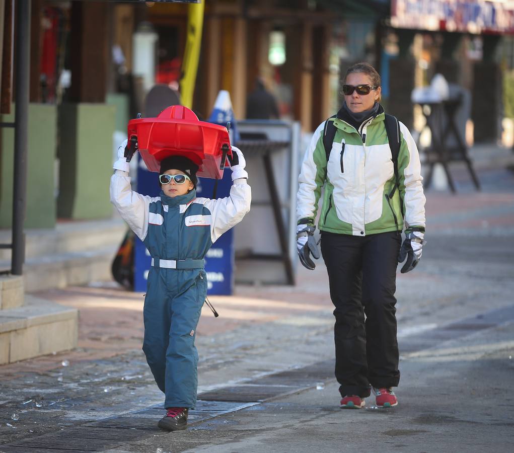 Así lucía este domingo la estación de Sierra Nevada