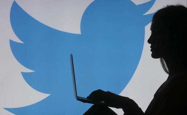 El tuit viral que alerta a una chica que su novio quiere librarse de ella en Nochevieja