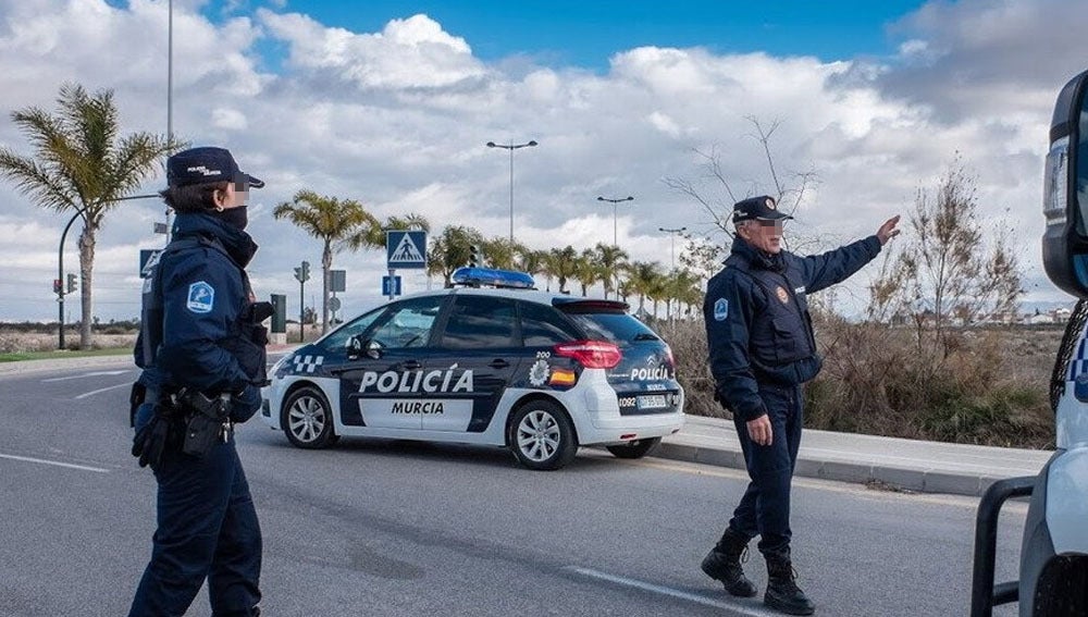 Amenaza de muerte a su novia e intenta agredir con un bate de béisbol al amigo