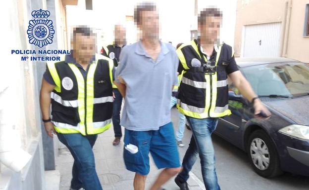 Español, de entre 18 y 30 años, perfil más repetido entre los detenidos en Almería