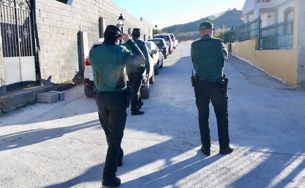 A prisión uno de los dos hermanos detenidos por el apuñalamiento de un hombre en Deifontes