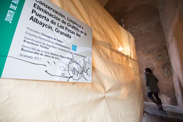 Nuevas pintadas en el Arco de las Pesas días antes de que se instalen las videocámaras