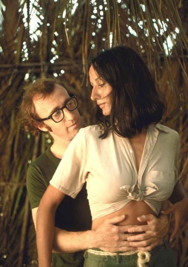 «A Woody Allen le obsesionan las adolescentes»
