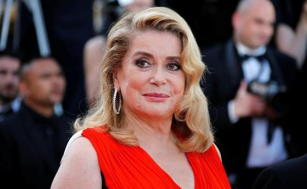 Catherine Deneuve y otras famosas aseguran que los hombres deben tener "libertad de molestar"a las mujeres