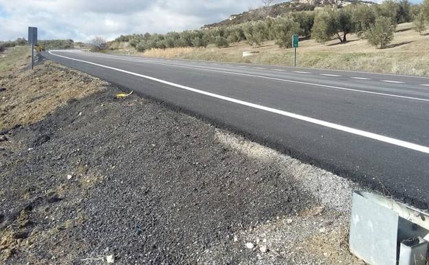 La Junta finaliza la mejora del firme en la A-403, entre Benalúa de las Villas y Alcalá la Real
