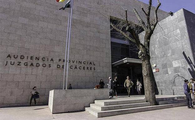 Piden 9 años de cárcel para un chico por violar a una amiga