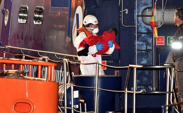 153 inmigrantes en 17 días tras cerrar un año negro en la historia de las pateras