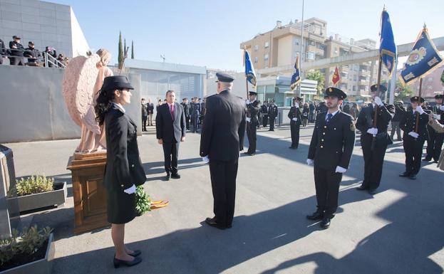 La Policía condecora a los agentes que prestaron servicio en Cataluña