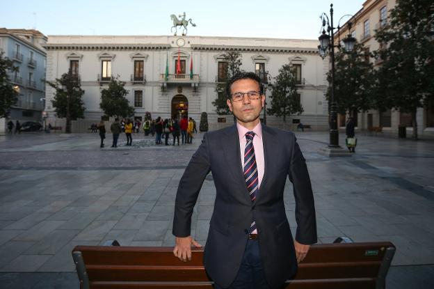 Cinco preguntas al alcalde de Granada