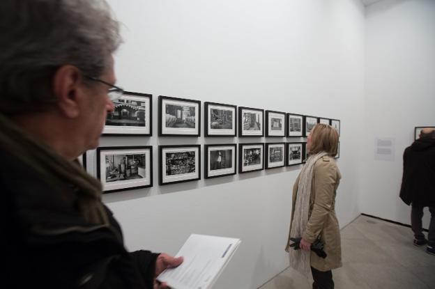 La fotografía herética de Duane Michals llega al Centro Guerrero