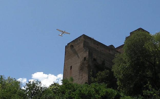 La Alhambra denuncia vuelos ‘a ras’ del monumento