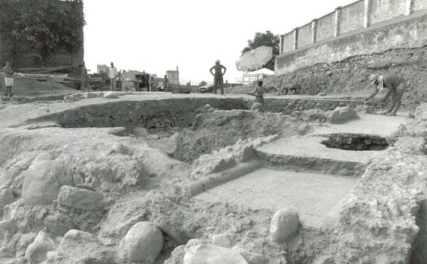 Reclaman a la Junta que consolide la muralla íbera encontrada en el solar de la mezquita del Albaicín