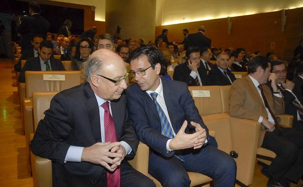 Montoro destaca que el Ayuntamiento "cumplió con la estabilidad presupuestaria en 2016"