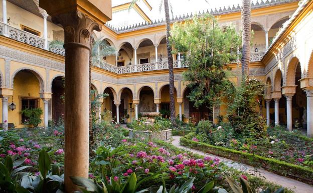 Becarios gratis para El Duque de Alba, la oferta para trabajar en los jardines del Palacio de Dueñas