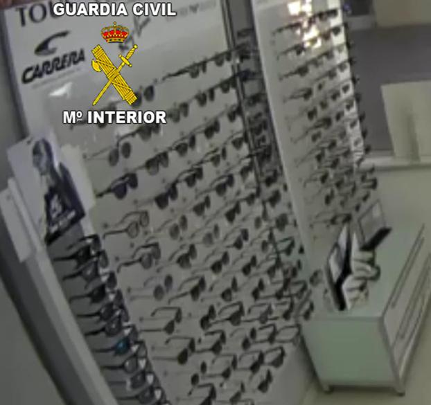 Detenido un vecino de Jaén por sustraer gafas en ópticas de la provincia