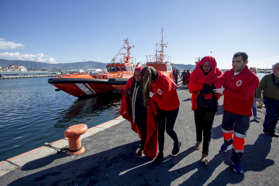 SOS Racismo denuncia a un juzgado de Motril por ordenar internamientos colectivos en los CIE