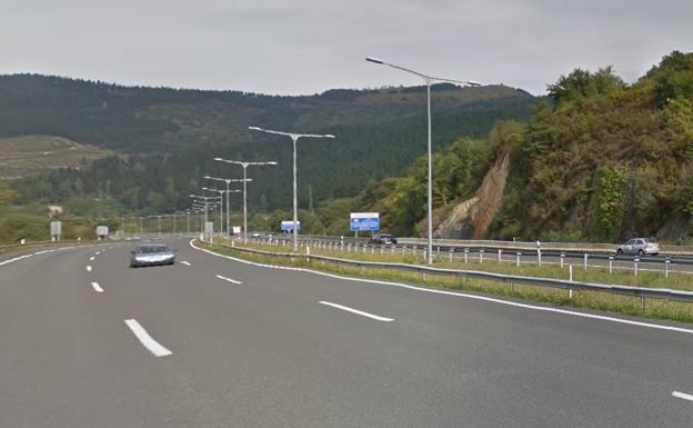 Un joven de 31 muere atropellado cuando señalizaba un accidente en la autopista