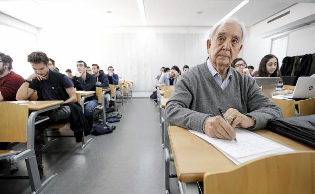 Miguel se va de erasmus a Italia a los 80 años