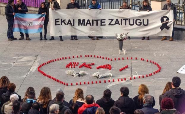 Cientos de personas recuerdan en Ondarroa a Ekai, el adolescente transexual que se suicidó