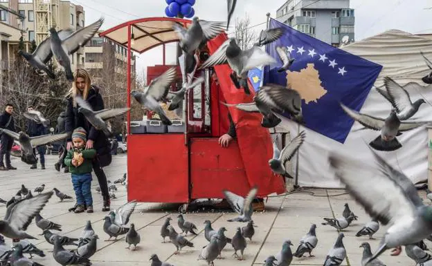 Kosovo celebra el décimo aniversario de su declaración de independencia