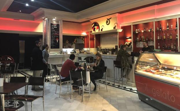 La cafetería de moda en Granada que triunfa en el Neptuno: ¿cuál es su secreto?