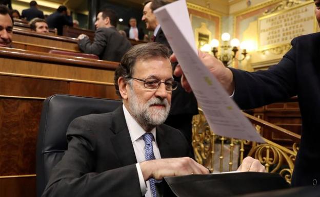 Rajoy cuestiona el «patriotismo» y la «inteligencia» de Sánchez tras el veto a Valenciano