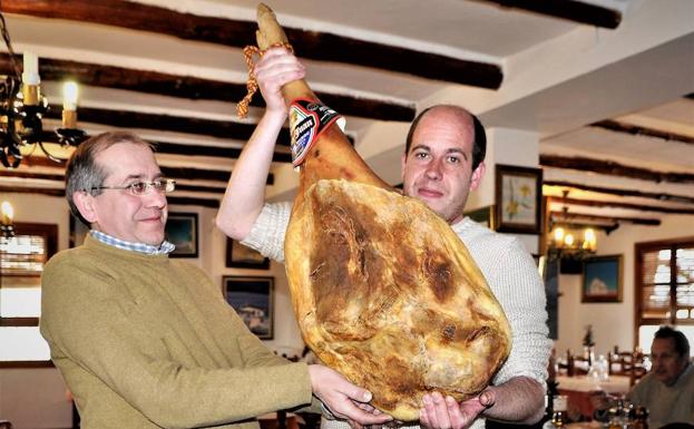 Un jamón muy grandullón
