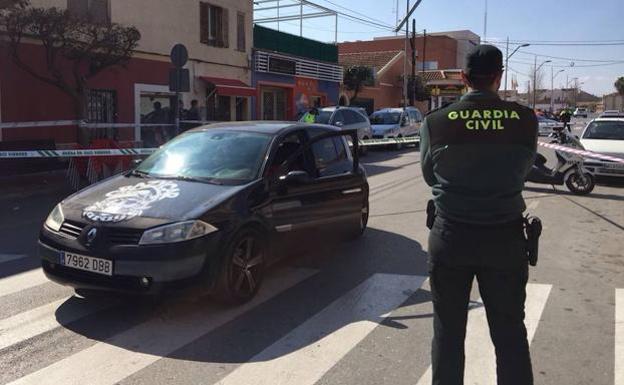 Herida al ser tiroteada en Murcia por el padre de sus hijos