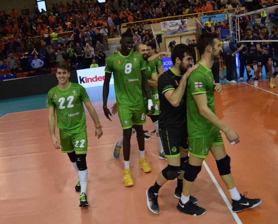 Un jugador de Unicaja Almería denuncia comentarios racistas en una retransmisión de Voley
