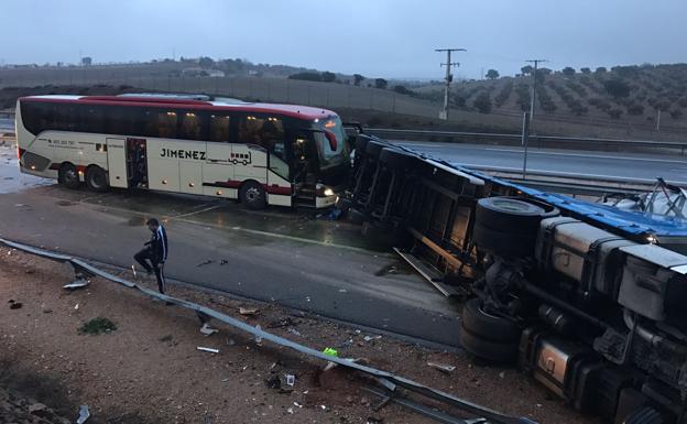 El Ríos Renovables Zaragoza tiene un accidente de tráfico y el partido de Copa en Jaén queda suspendido