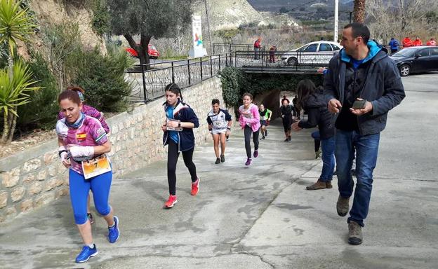 400 atletas celebran en El Valle la XVIII Carrera Campestre La Naranja, con desniveles del 40%