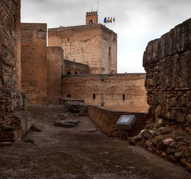 La Alhambra abre este mes al público el interior de la torre de la Vela