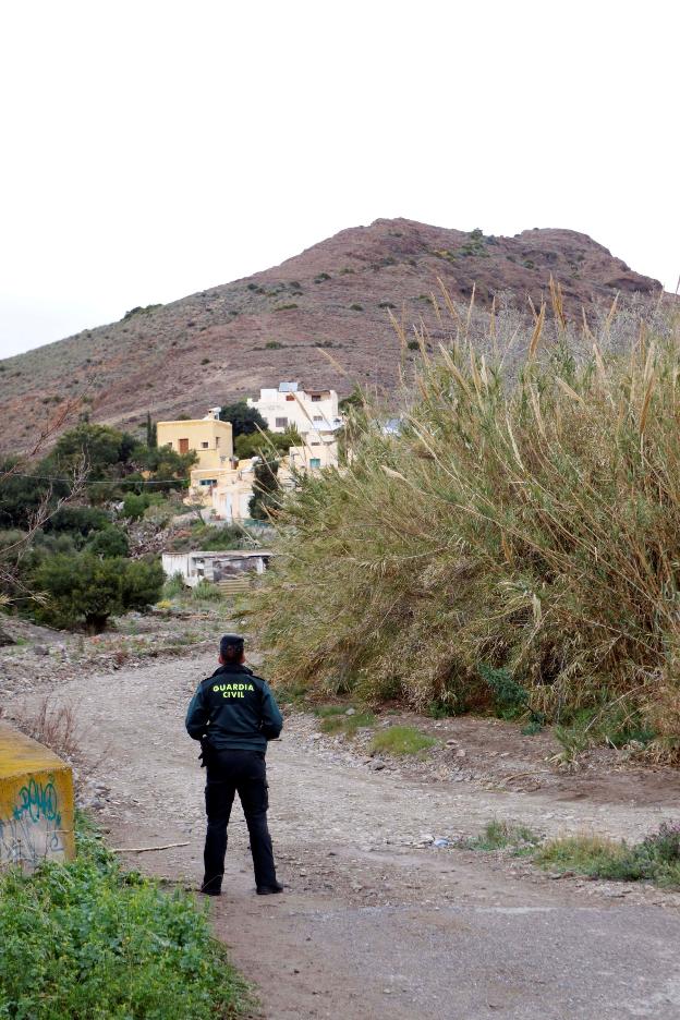 El acosador de la madre «estaba leyendo en su balcón en voz alta» cuando desapareció Gabriel