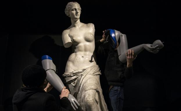 La Venus de Milo recupera los brazos