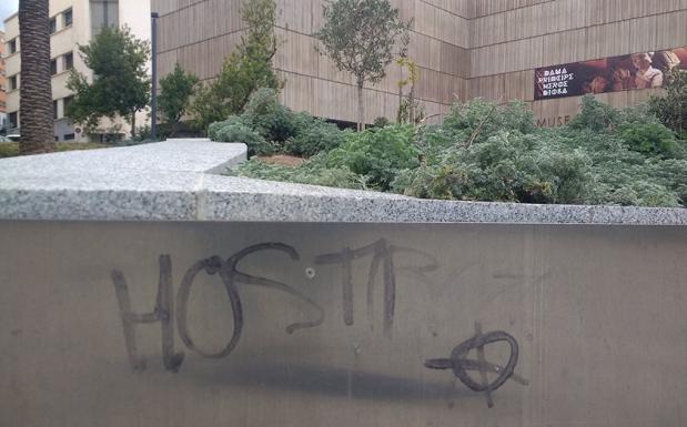 Pintadas vandálicas en el nuevo Museo Íbero de Jaén