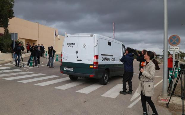 Ana Julia Quezada ingresa en El Acebuche