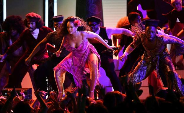 Rihanna arremete contra Snapchat por trivializar la violencia machista