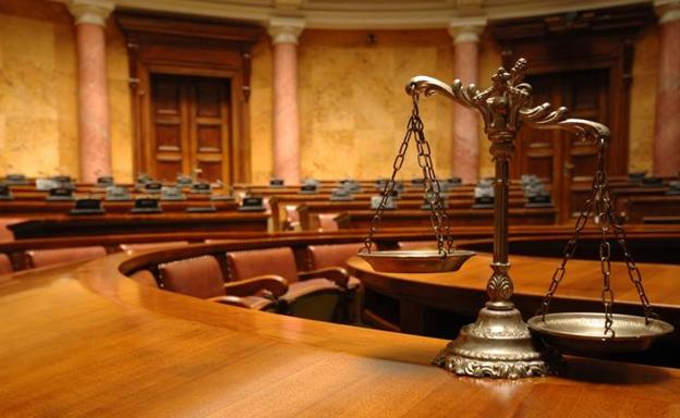 Piden 12 años de inhabilitación al exalcalde Cacín por prevaricar con la instalación de una antena