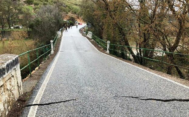 Se hunde el puente del Rio San Juan