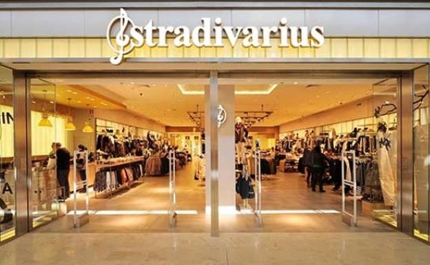 De 890 a 20 euros: la prenda clonada de Stradivarius que arrasa