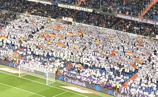 El Santiago Bernabéu homenajea al pequeño Gabriel