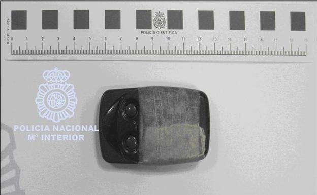 Detenido por robar en vehículos usando inhibidores de frecuencia