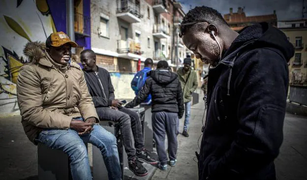 El barrio de España donde viven 88 nacionalidades: "Aquí puede ocurrir algo insólito"